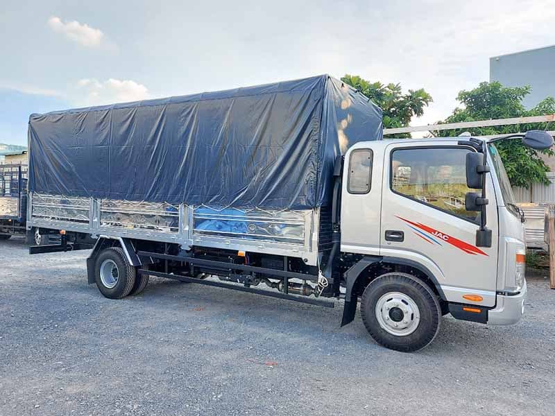 Xe Tải JAC 6.5 Tấn Thùng Bạt Dài 6.2 Mét 3