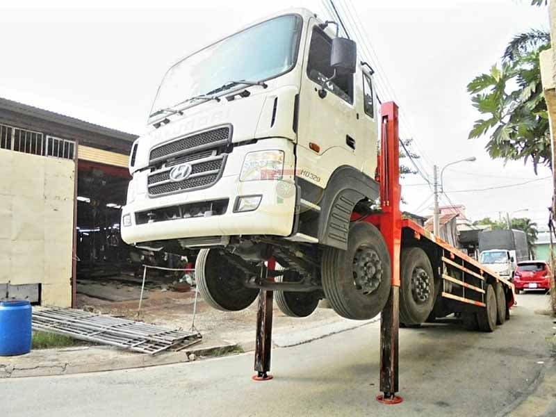 Xe Nâng Đầu Hyundai HD320-Chở Xe Công Trình 2
