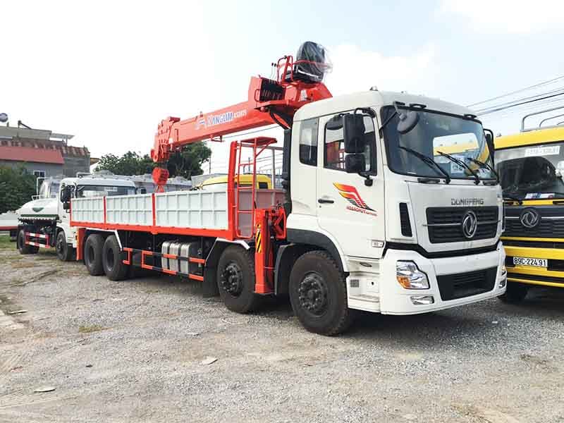 Xe Cẩu Dongfeng 4 Chân gắn Cẩu Kanglim 12 Tấn