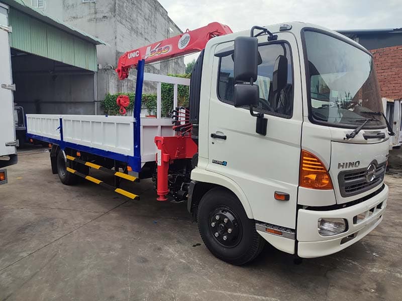Xe Tải Hino FC9JLTC 5.5 Tấn Gắn Cẩu Unic URV 344K 4