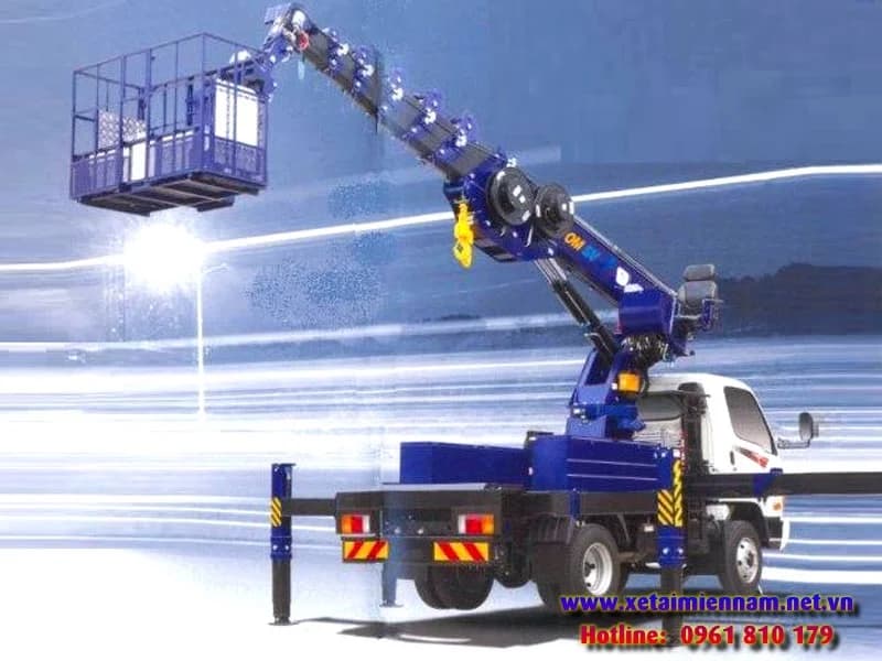 Xe Thang Nâng Người Làm Việc Trên Cao Hyundai 19 Mét 4