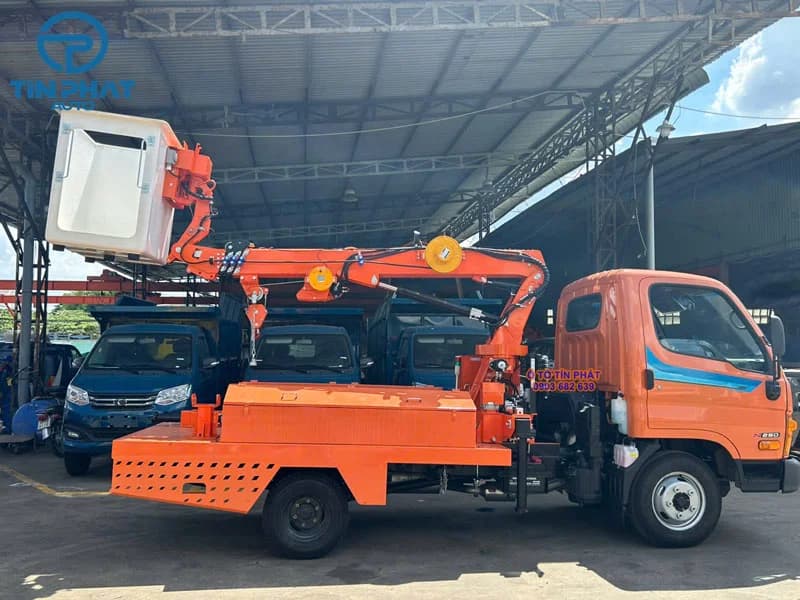 Xe Thang Nâng Người Hyundai 14 Mét 5