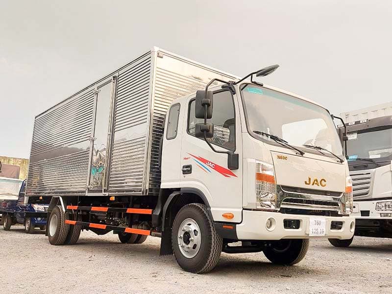 Xe Tải JAC 6.4 Tấn Thùng Kín Dài 6.2 Mét