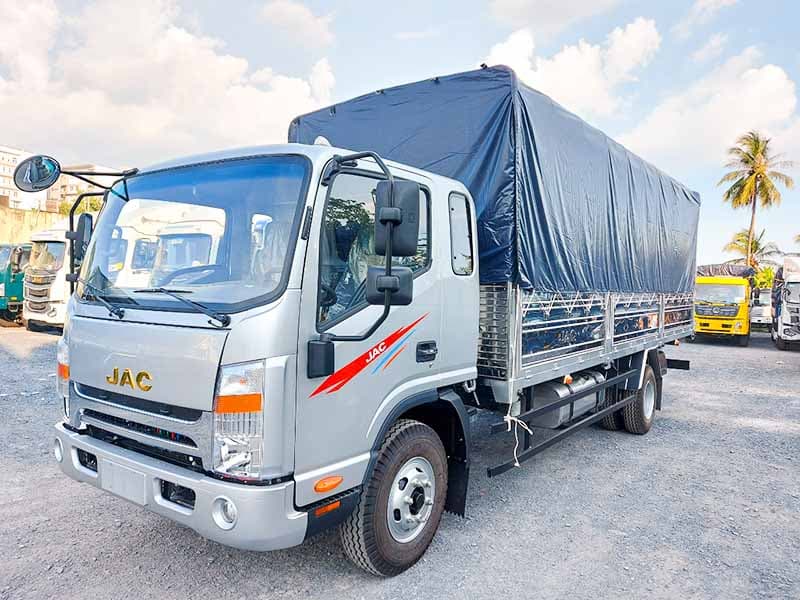 Xe Tải JAC 6.5 Tấn Thùng Bạt Dài 6.2 Mét
