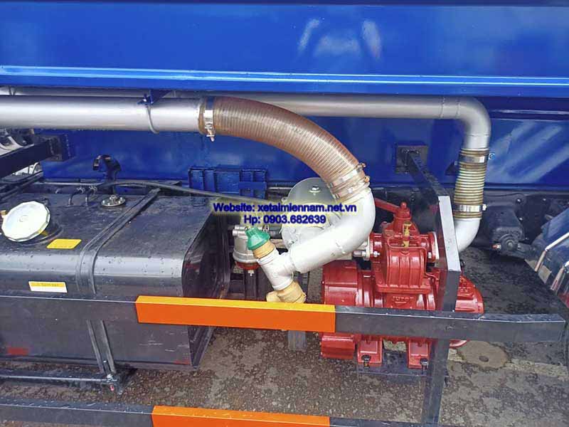 xe-hut-chat-thai-hino-5-khối