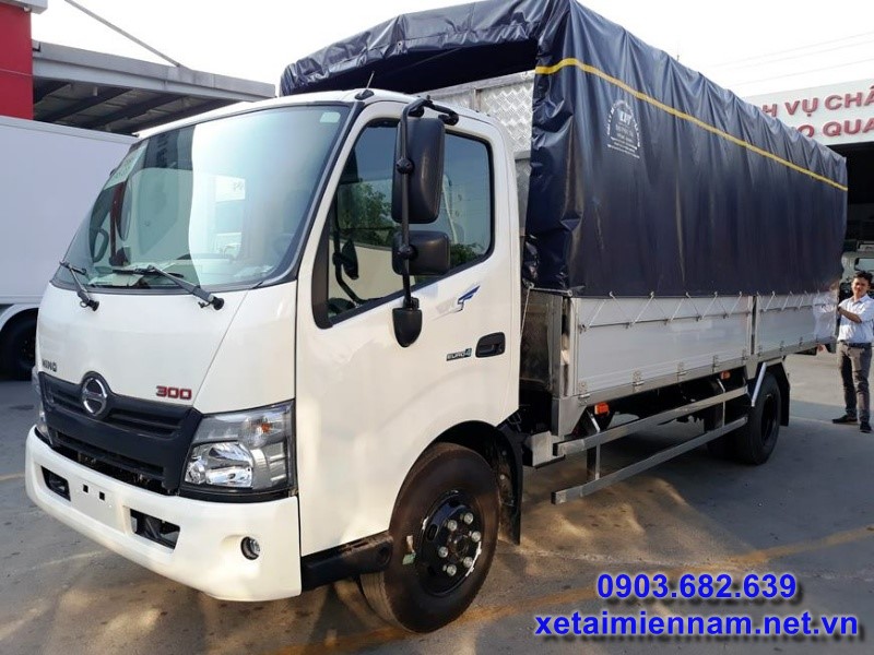 Hino XZU730L được thiết kế với diện mạo bắt mắt và mạnh mẽ