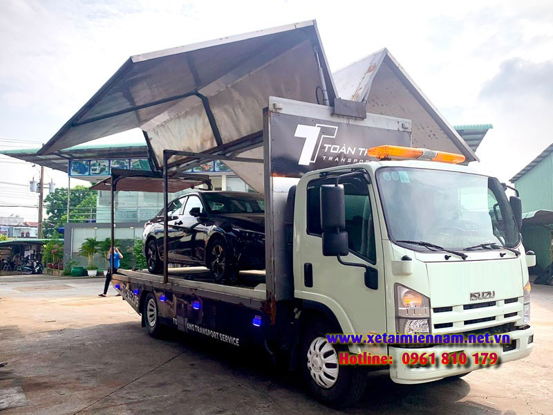 Xe chở siêu xe Isuzu 2.5 Tấn