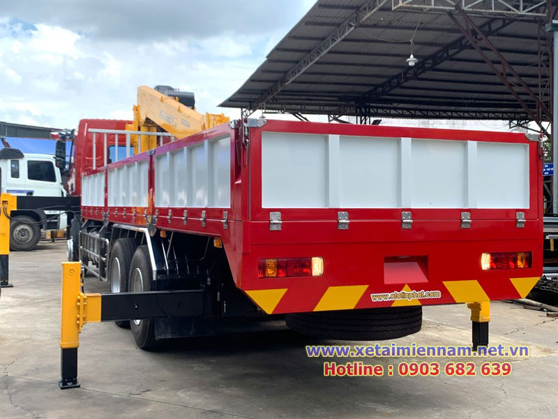 Xe Chenglong 3 Chân Gắn Cẩu Soosan 8 Tấn